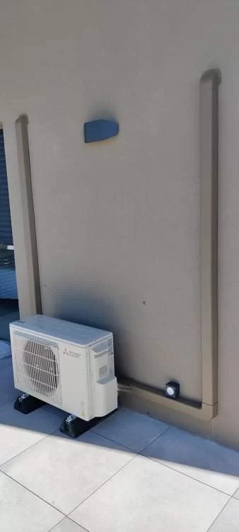 installation-dun-climatiseur-bi-split-Mitsubishi-15_15_11zon